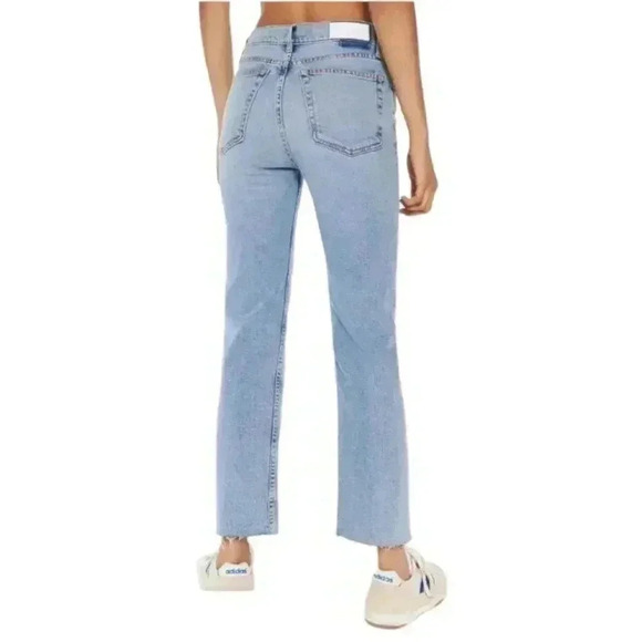 NWOT RE / DONE Comfort Stretch High Rise Stove Pipe Denim in Cloudy Blue Sz 28 - Picture 2 of 7